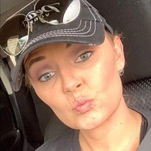 Meet your Posher, Casondra